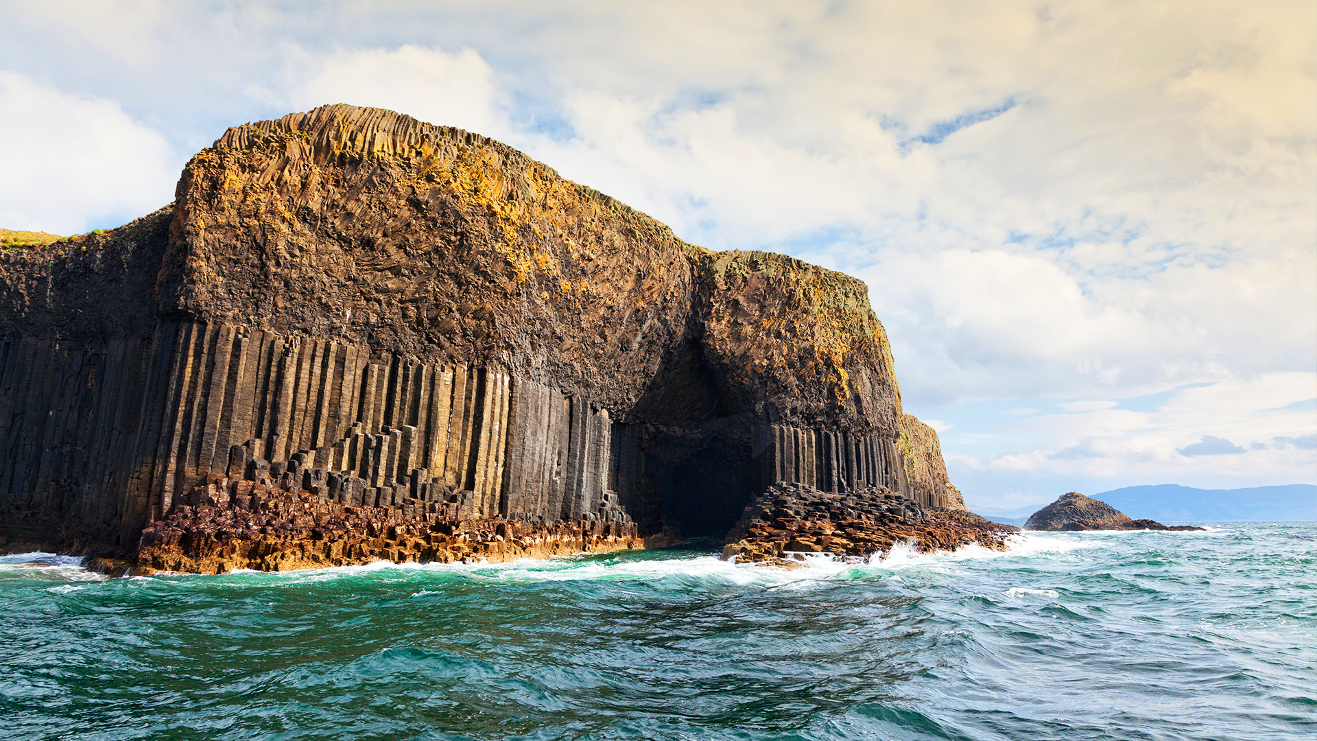 The World From Above: British Isles  - E3 - Scotland – Muirfield to Fingal’s Cave